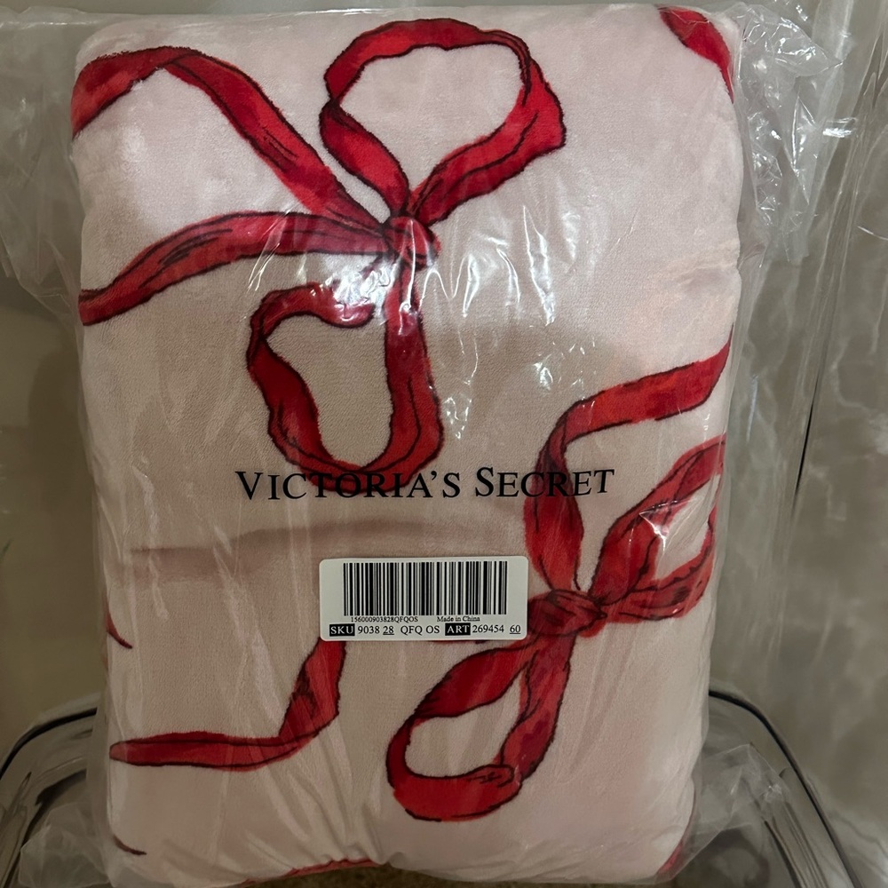 NWT Victoria's Victoria Secret HOLIDAY Red Pink BOW Fleece Sherpa BLANKET